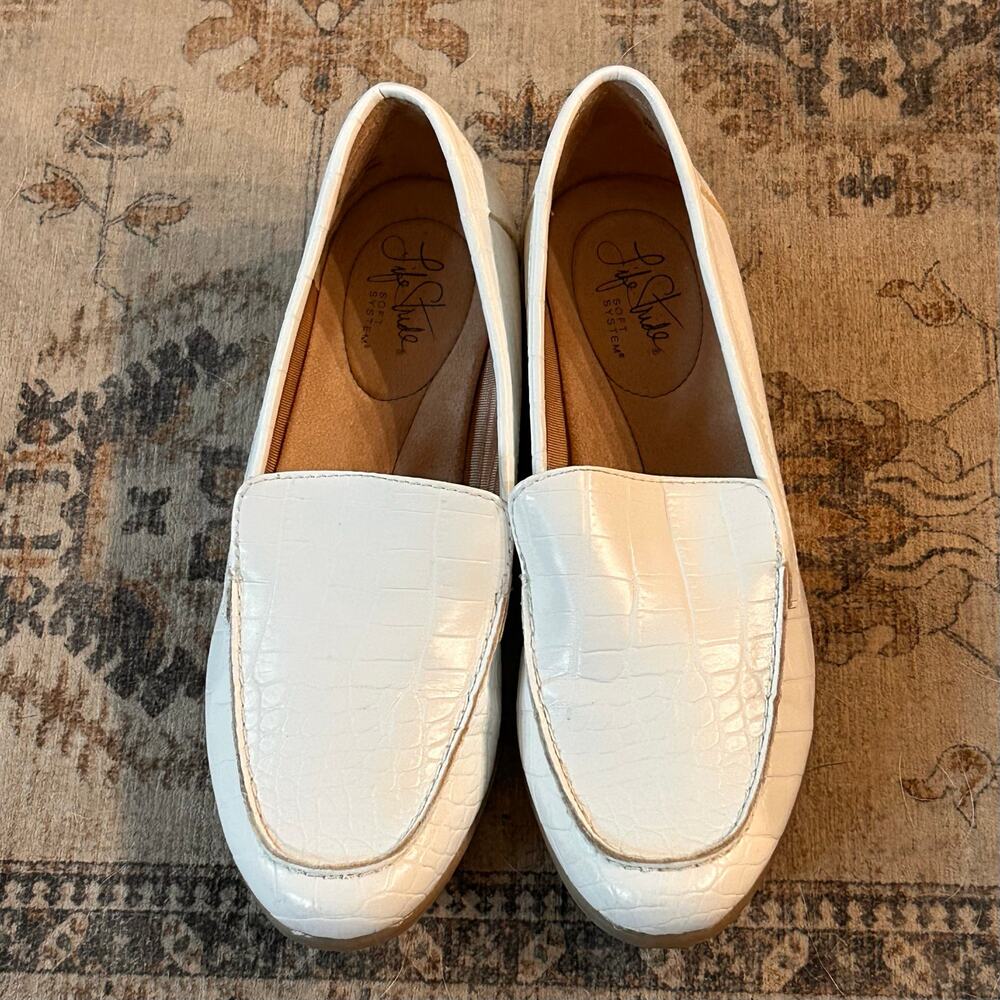 White Croc Embossed Loafers Womens 7M Soft System Slip On Shoes -